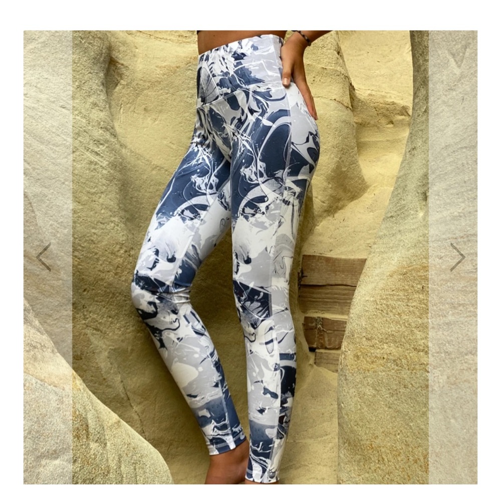 Abstract leggings